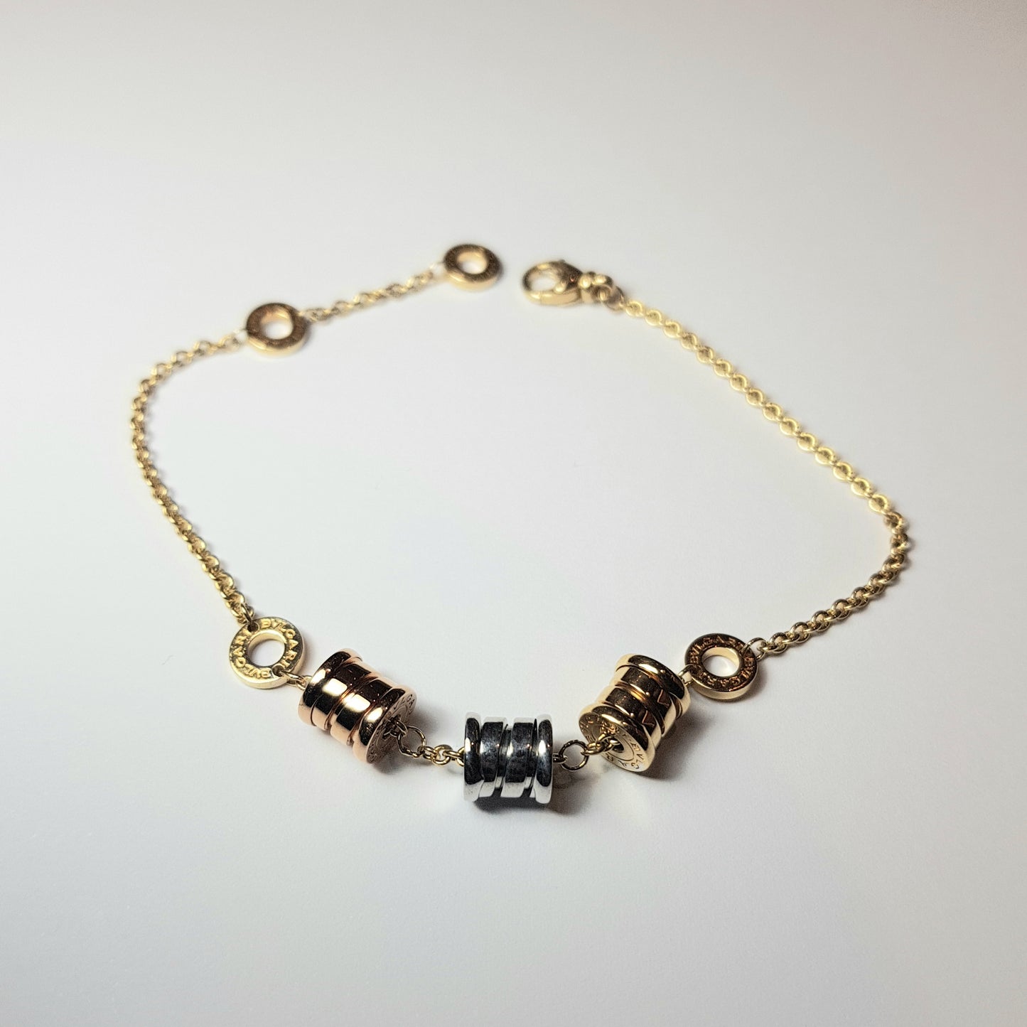 BVLGARI - Bracciale in oro giallo 18k B.zero1 con 3 pendenti