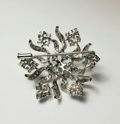 Spilla vintage in oro bianco 18k con diamanti naturali per ct. 3,20 totali circa