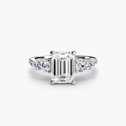 Anello solitario diamanti degradeè sul gambo