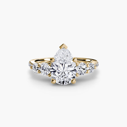 Anello solitario diamanti degradeè sul gambo