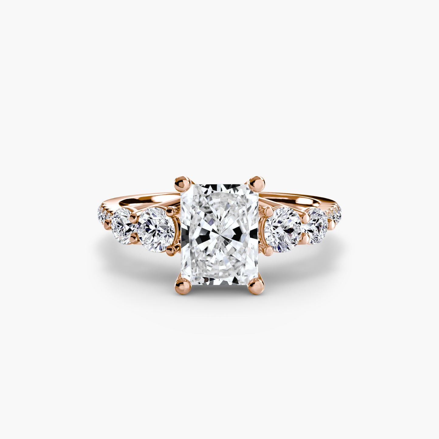 Anello solitario diamanti degradeè sul gambo