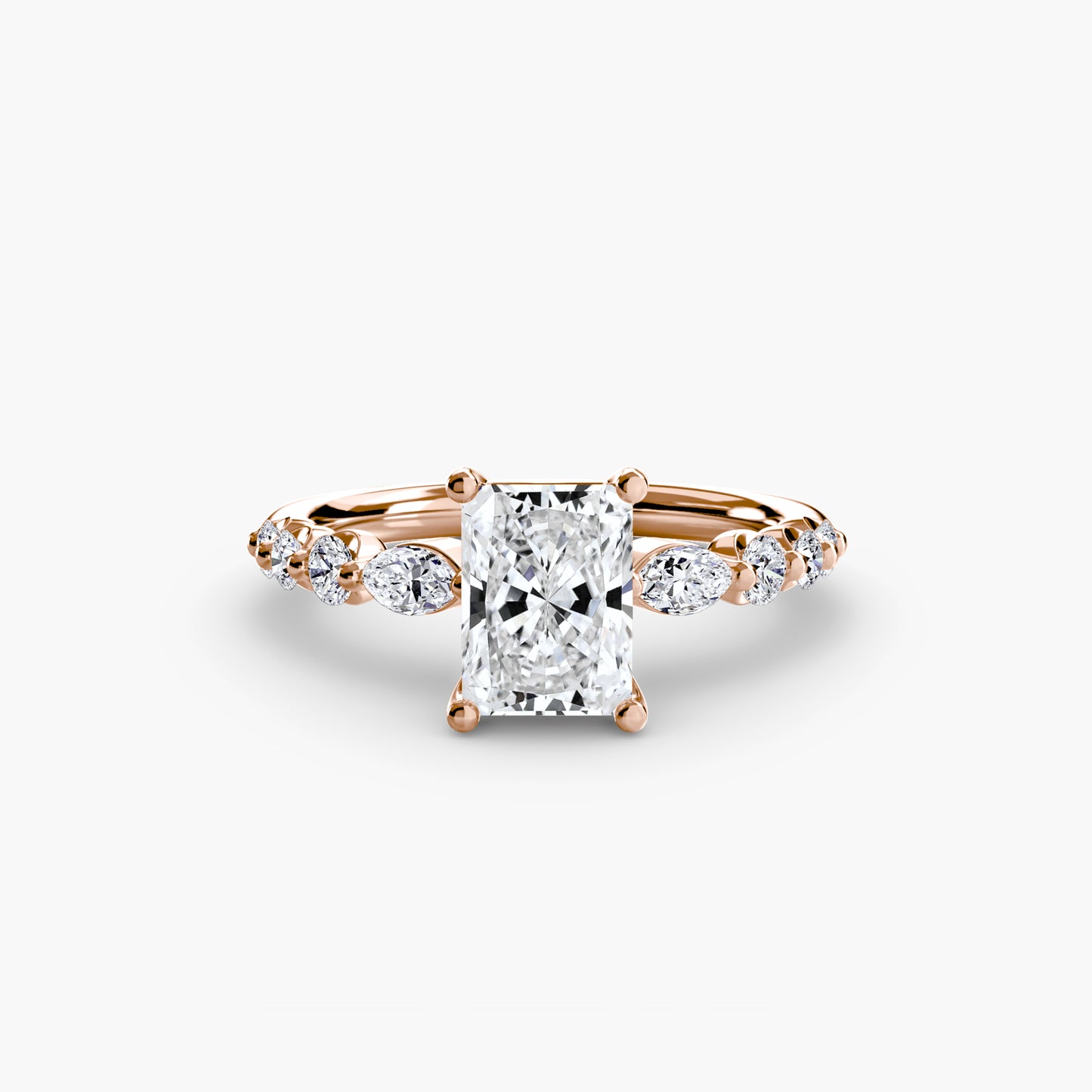Anello solitario con diamanti
